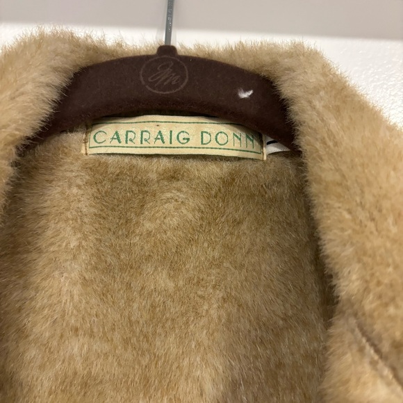 Carraig Donn vest. Fur (faux??) inside and suede (faux??) outside. Size L - Picture 2 of 6